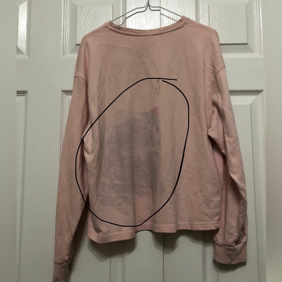 Hello Kitty Shirt🩷 - Picture 2 of 2